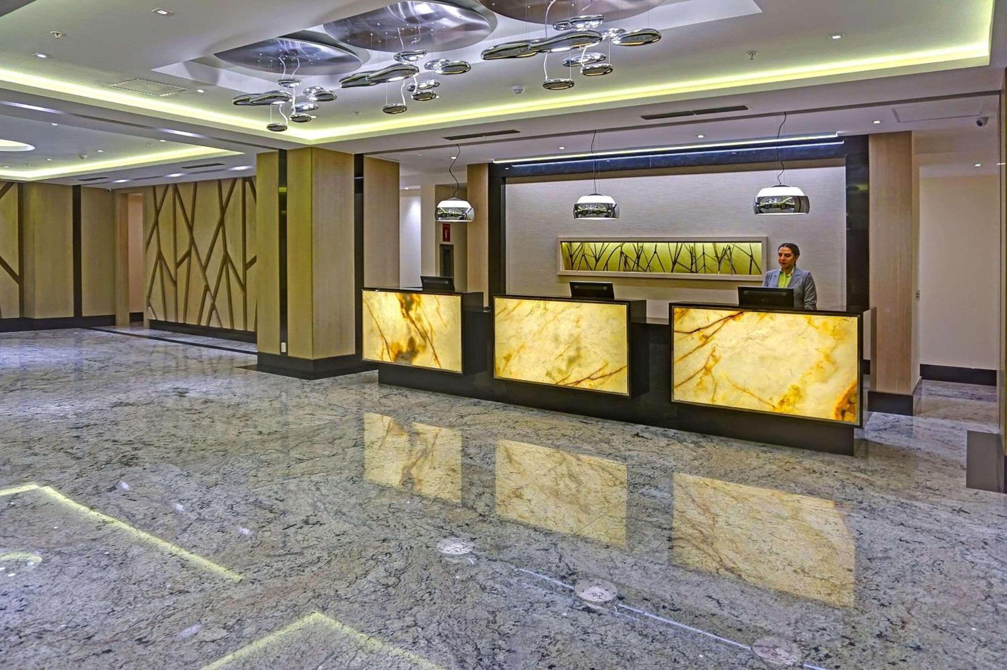 Radisson Hotel Guayaquil Kültér fotó Lobby